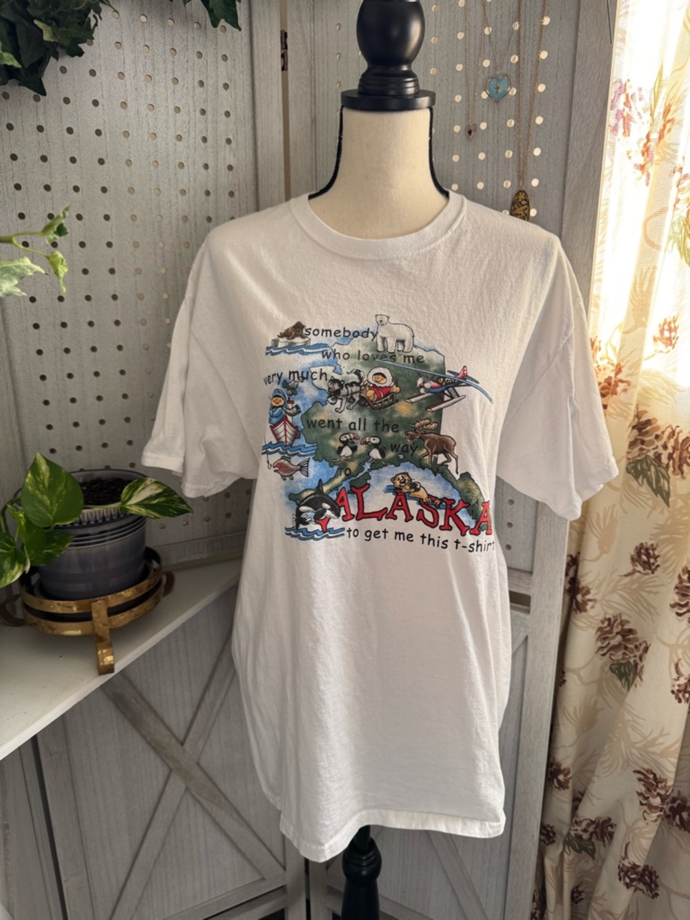 ❤️‍🔥3/$10 Or FREE BUNDLE ITEM✨ Fruit of the Loom White Alaska Graphic Tee